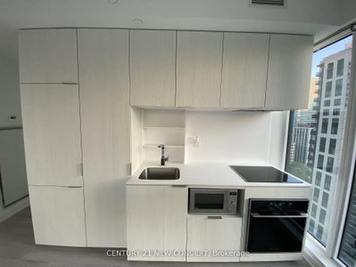 77 Shuter Street • #2913 • Toronto, ON photo 3