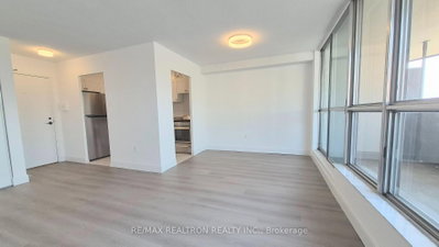 Unit 307 — 21 Vaughan Road — photo 3