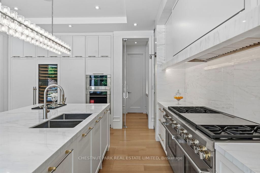 258 Cortleigh Boulevard • Toronto, ON photo 9