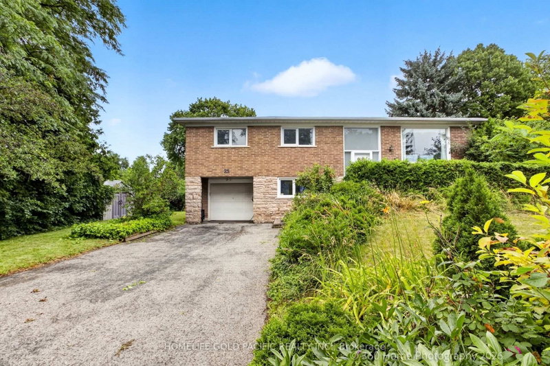 25 Houston Crescent