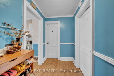 896 Avenue Road — photo 3