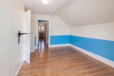 896 Avenue Road — photo 4