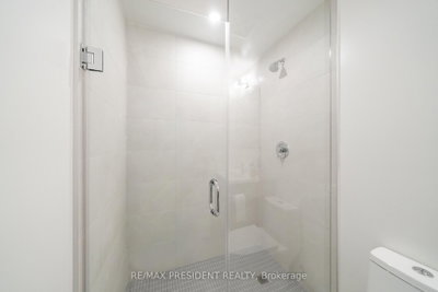 Unit 610 — 400 King Street W — photo 4