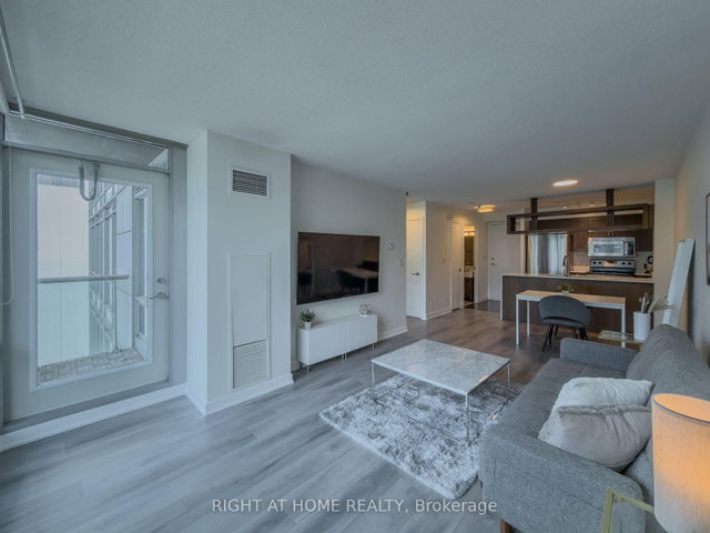 2611 - 81 Navy Wharf Court