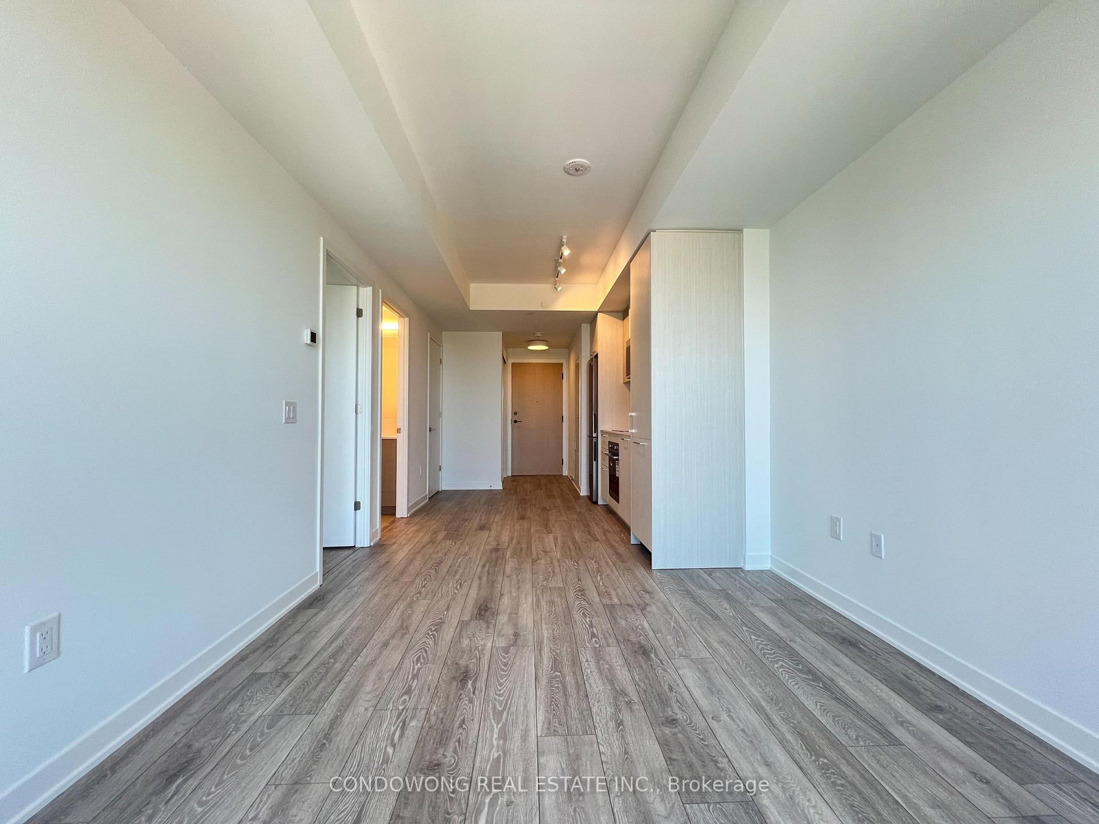 1702-10 Oak Street, Toronto, ON, photo 3