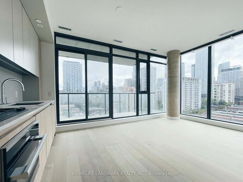 home for lease on 903-81 Wellesley Street E