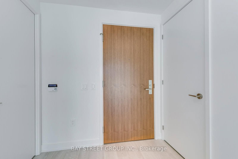 624 - 15 Queens Quay E