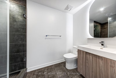 Unit 2503 — 15 Holmes Avenue — more photos