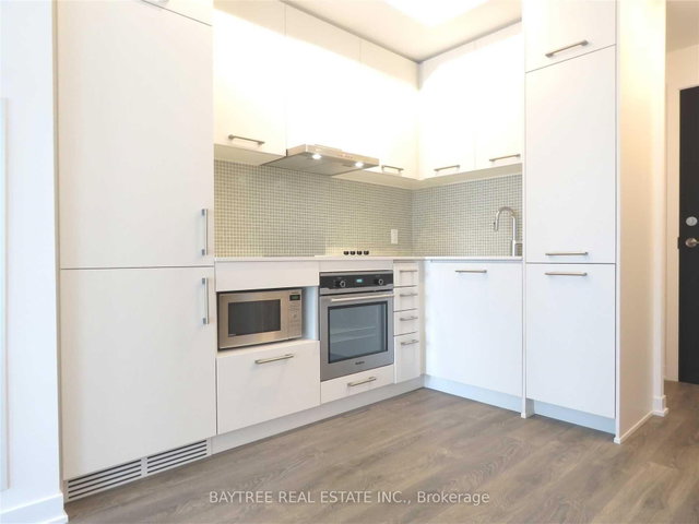 2416 - 87 Peter Street