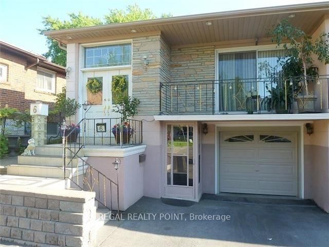 6 Harrington Crescent