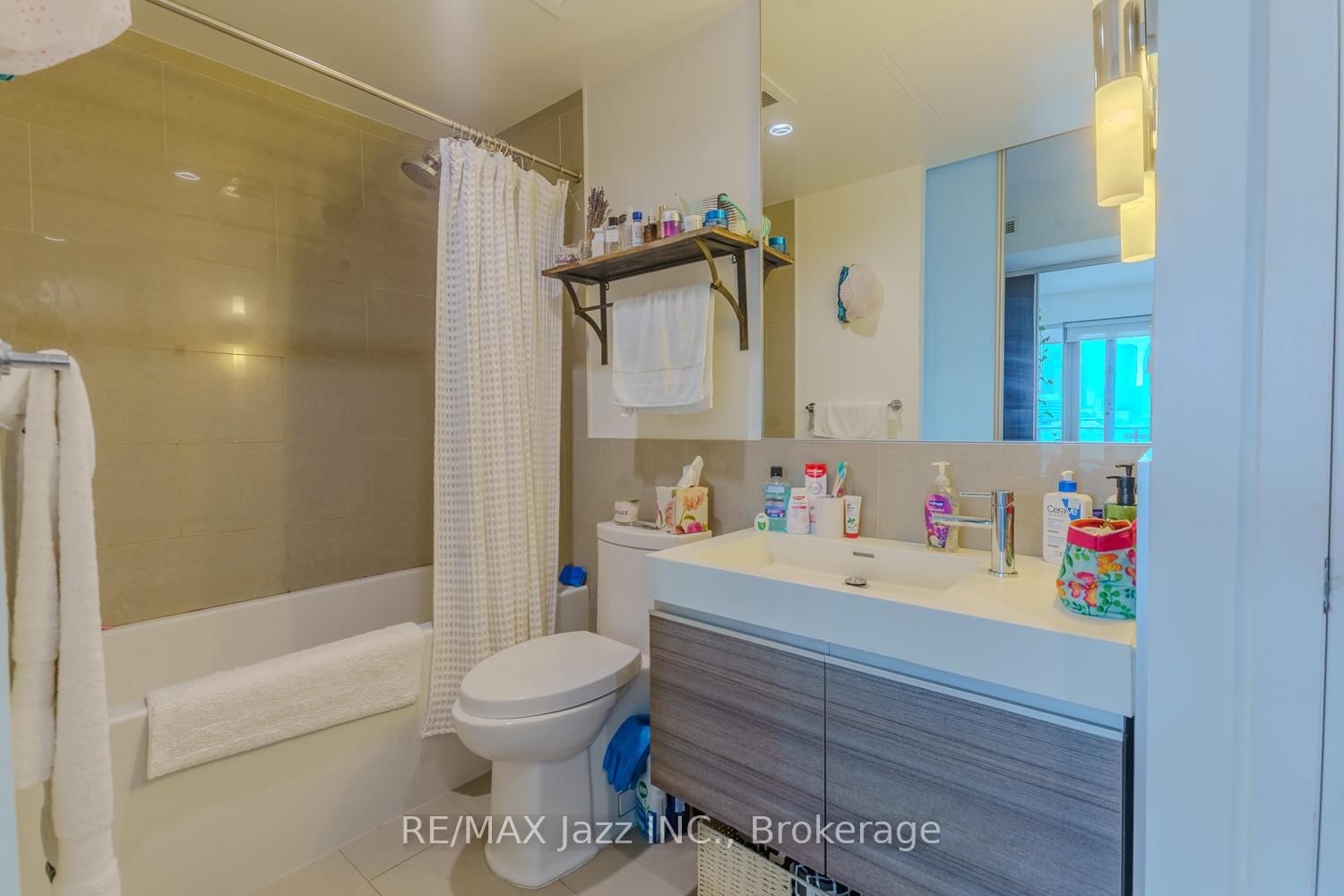70 Distillery Lane • #1409 • Toronto, ON photo 6