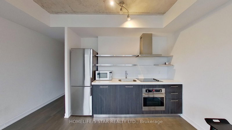 618 - 560 King Street W