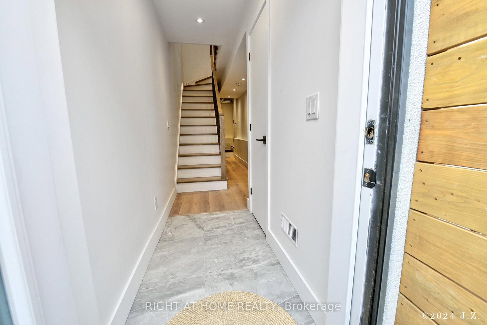 CoachHs - 50A Lanark Avenue, Toronto 2