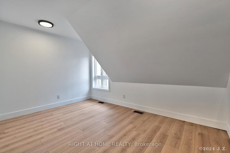 50A Lanark Ave photo 5