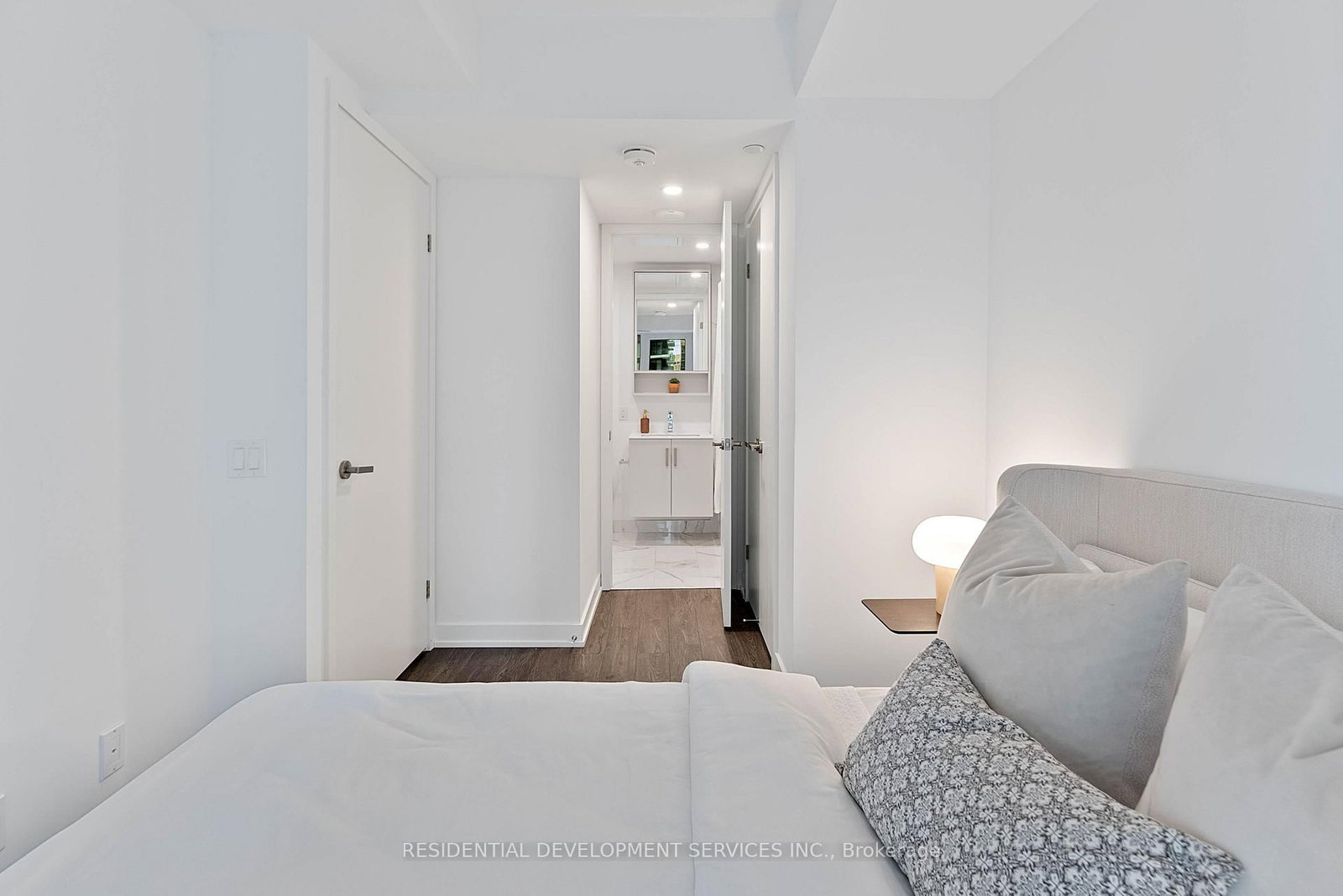 88 Queen Street • #815 • Toronto, ON photo 18