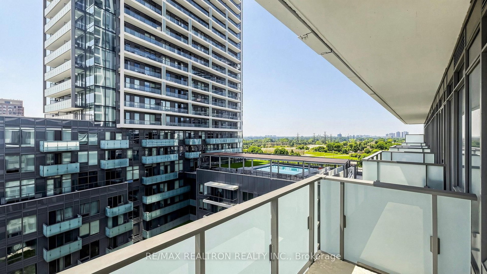 7 Golden Lion Heights • #N1105 • Toronto, ON photo 30