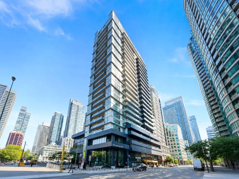 318 - 352 Front Street W