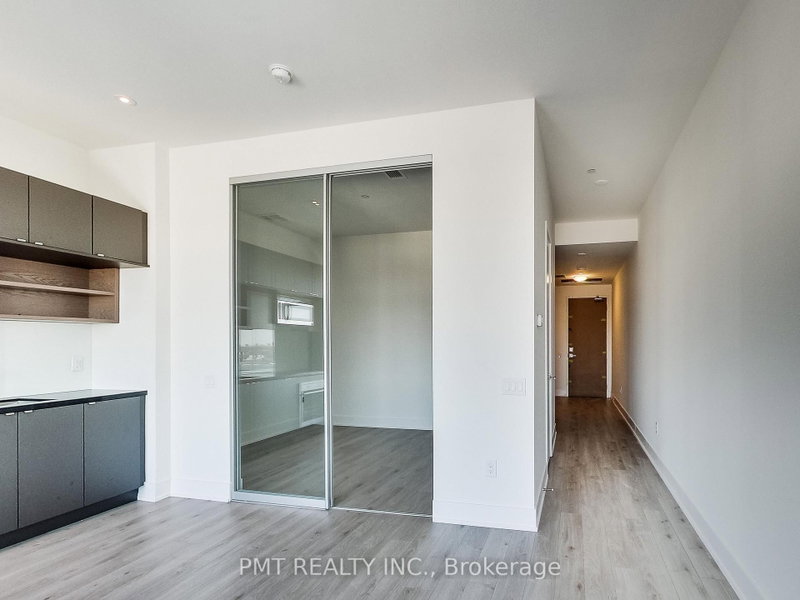1525 - 111 St. Clair Avenue W