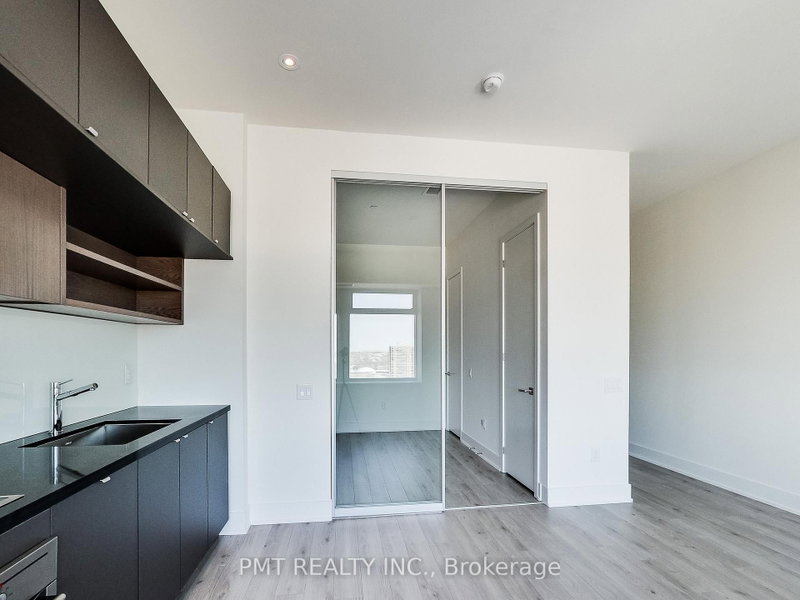 1525 - 111 St. Clair Avenue W