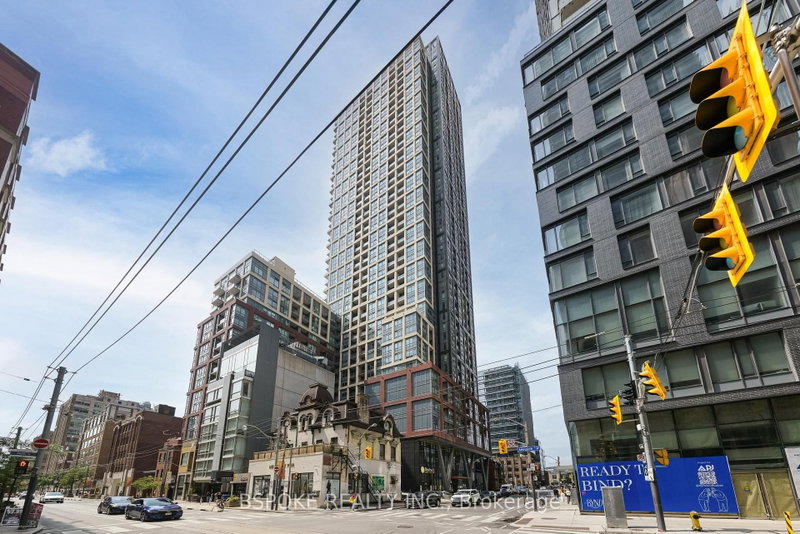 2811 - 108 Peter Street