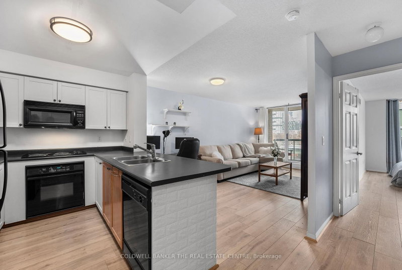704 - 311 Richmond Street E