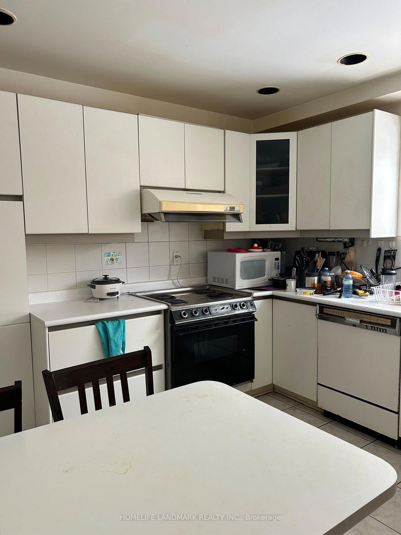 105 Whitehorn Crescent