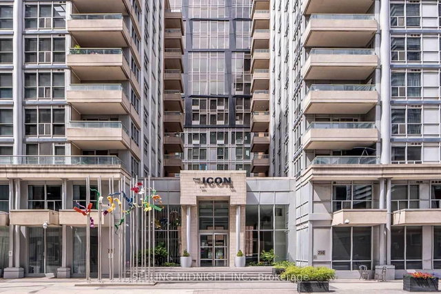 502 - 270 Wellington Street W