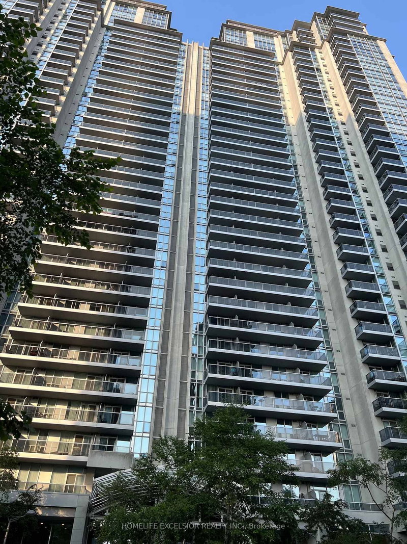 1015 - 4968 Yonge Street