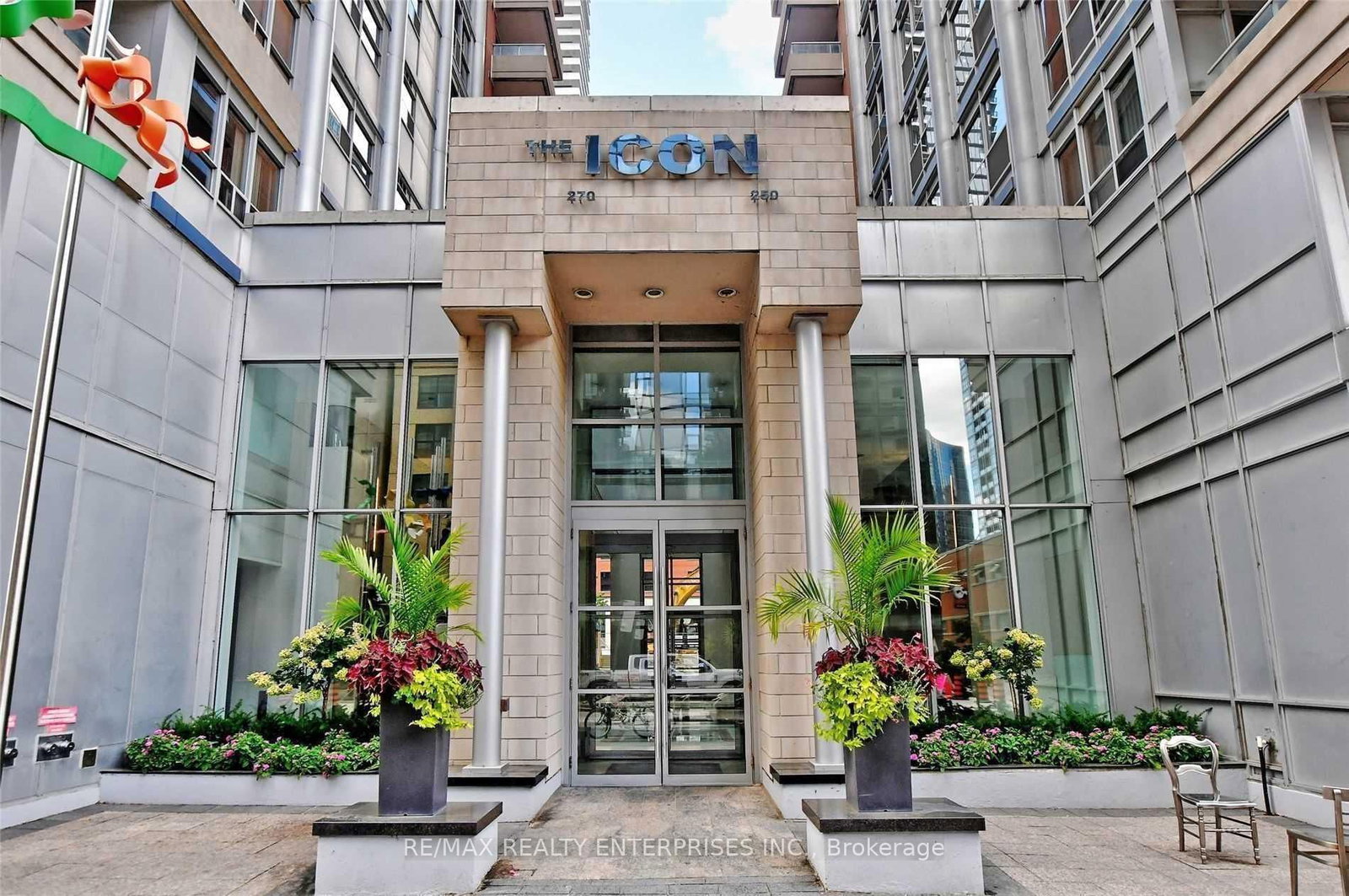 409 - 270 Wellington Street W, Toronto 2