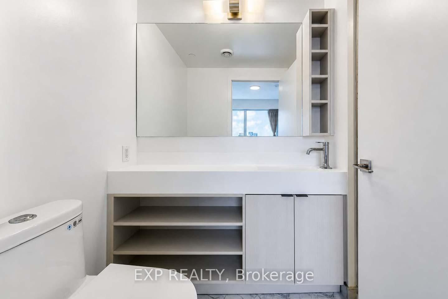 252 Church Street • #5012 • Toronto, ON photo 12