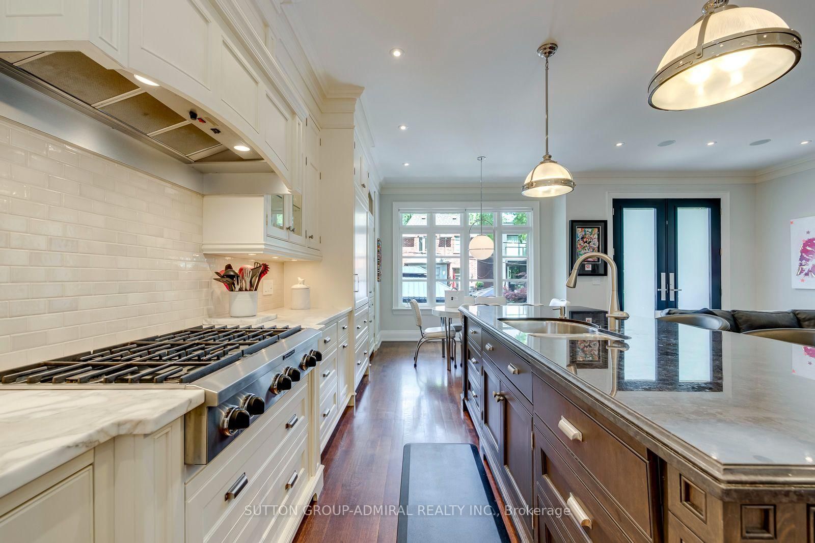 220 Joicey Boulevard • Toronto, ON photo 20
