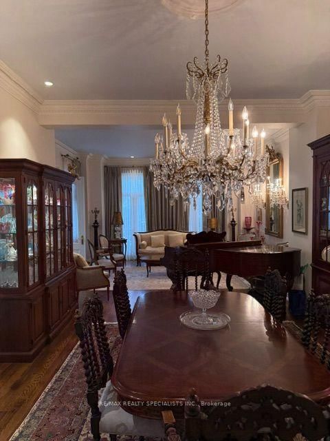 49 MONTCLAIR Avenue, Toronto 5
