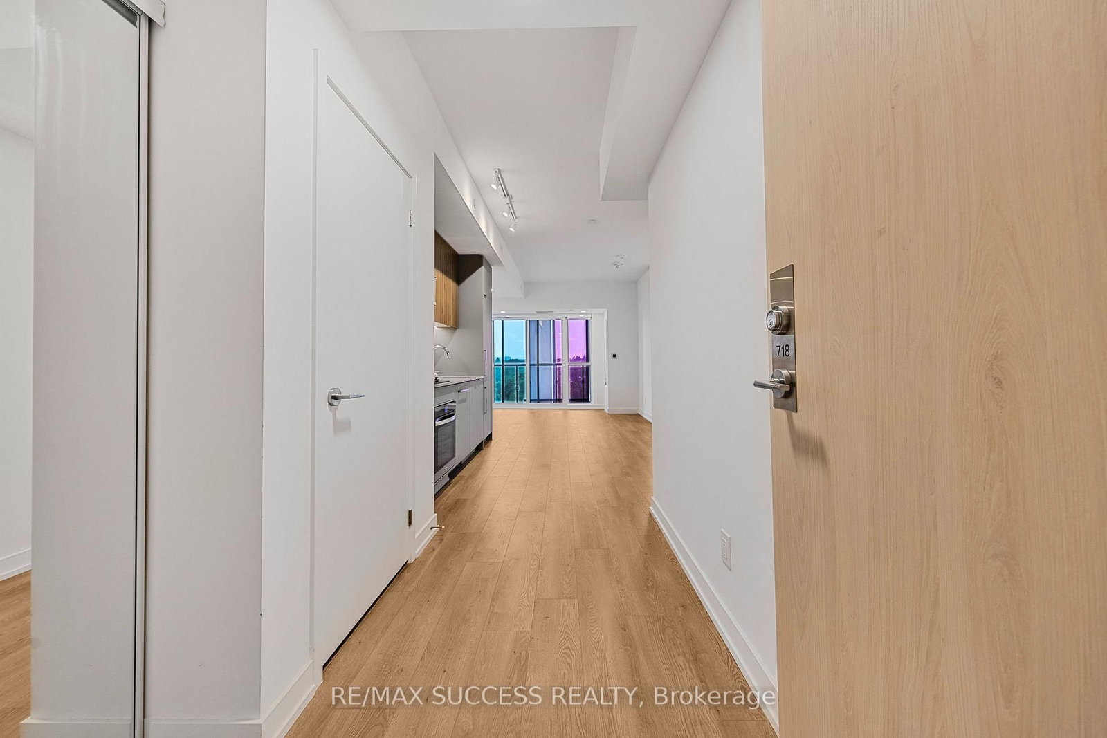 181 E Sheppard Avenue • #718 • Toronto, ON photo 4