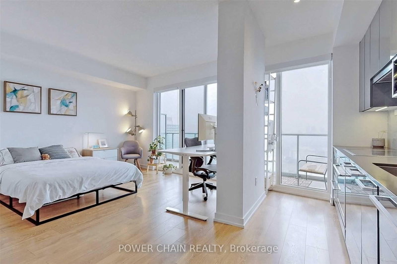 2201 - 117 Mcmahon Drive
