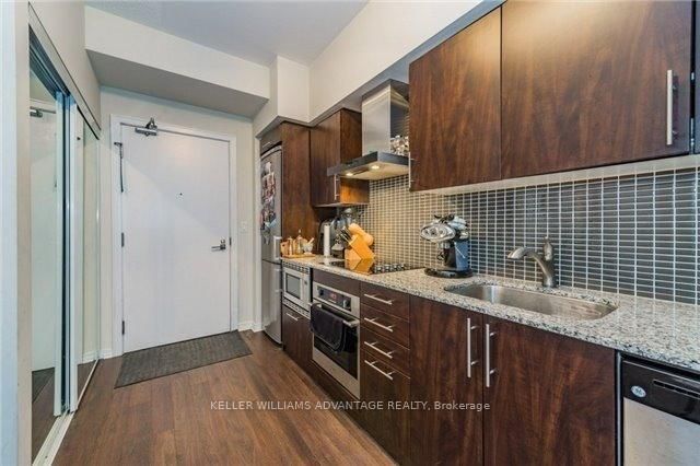 2020 - 352 Front Street W