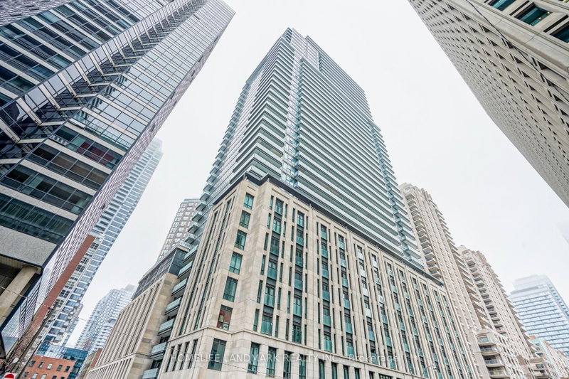 3806 - 955 Bay Street