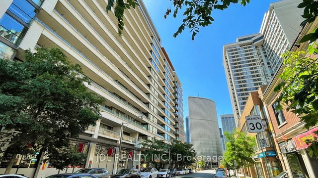 1037 - 111 Elizabeth Street