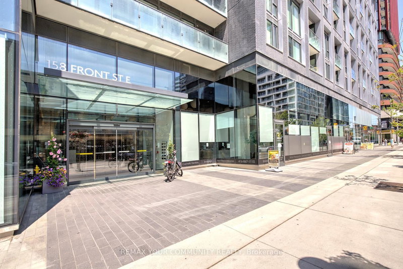 618 - 158 Front Street E