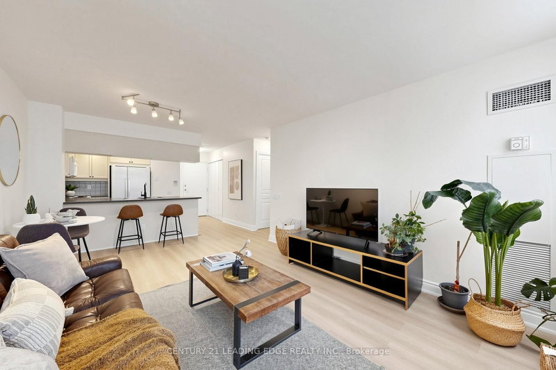 328 - 15 Northtown Way