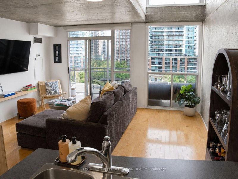 805 - 1029 King Street W