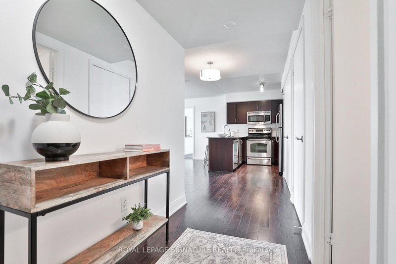902 - 2181 Yonge Street