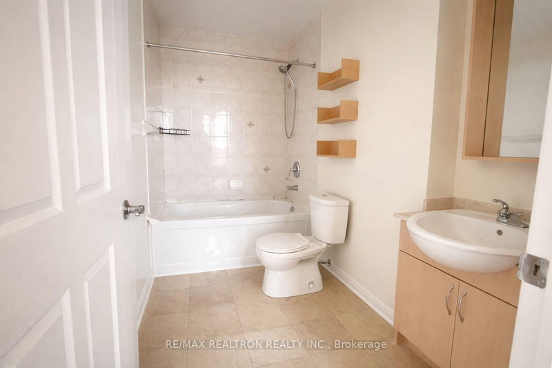 1102 - 18 Holmes Avenue