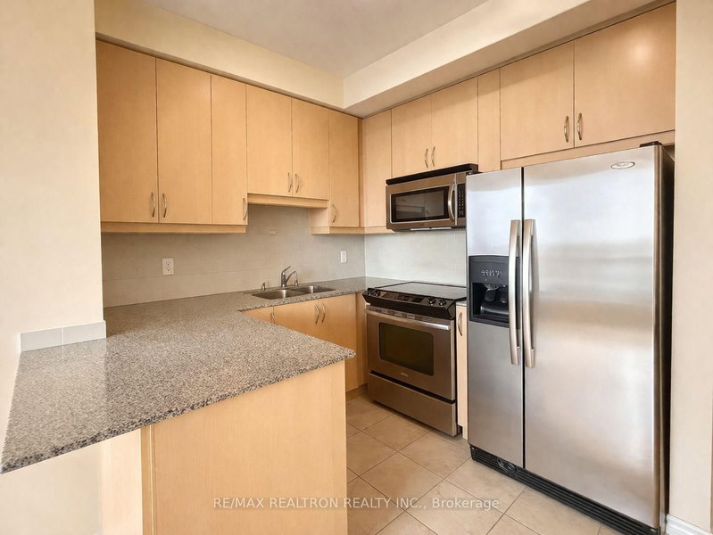 1102 - 18 Holmes Avenue
