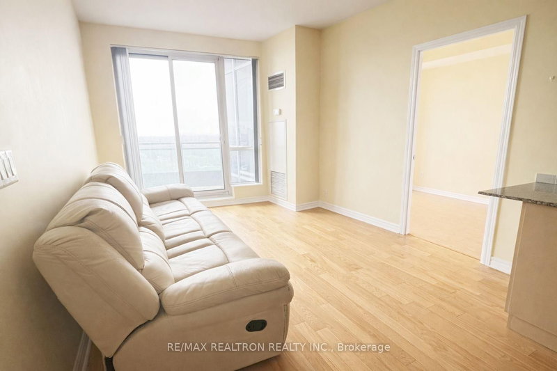 1102 - 18 Holmes Avenue
