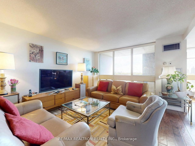 1208 - 5 Kenneth Avenue