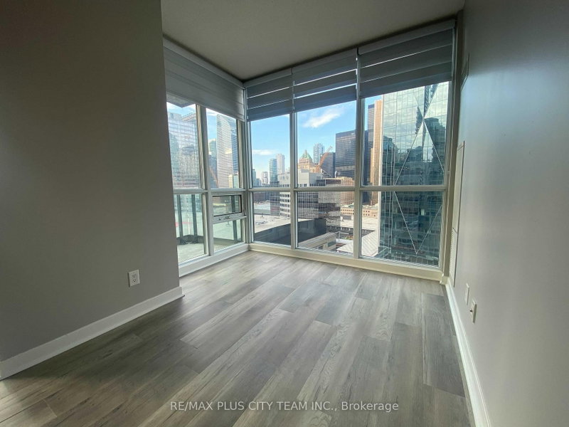 1802 - 18 Harbour Street