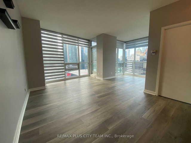 1802 - 18 Harbour Street