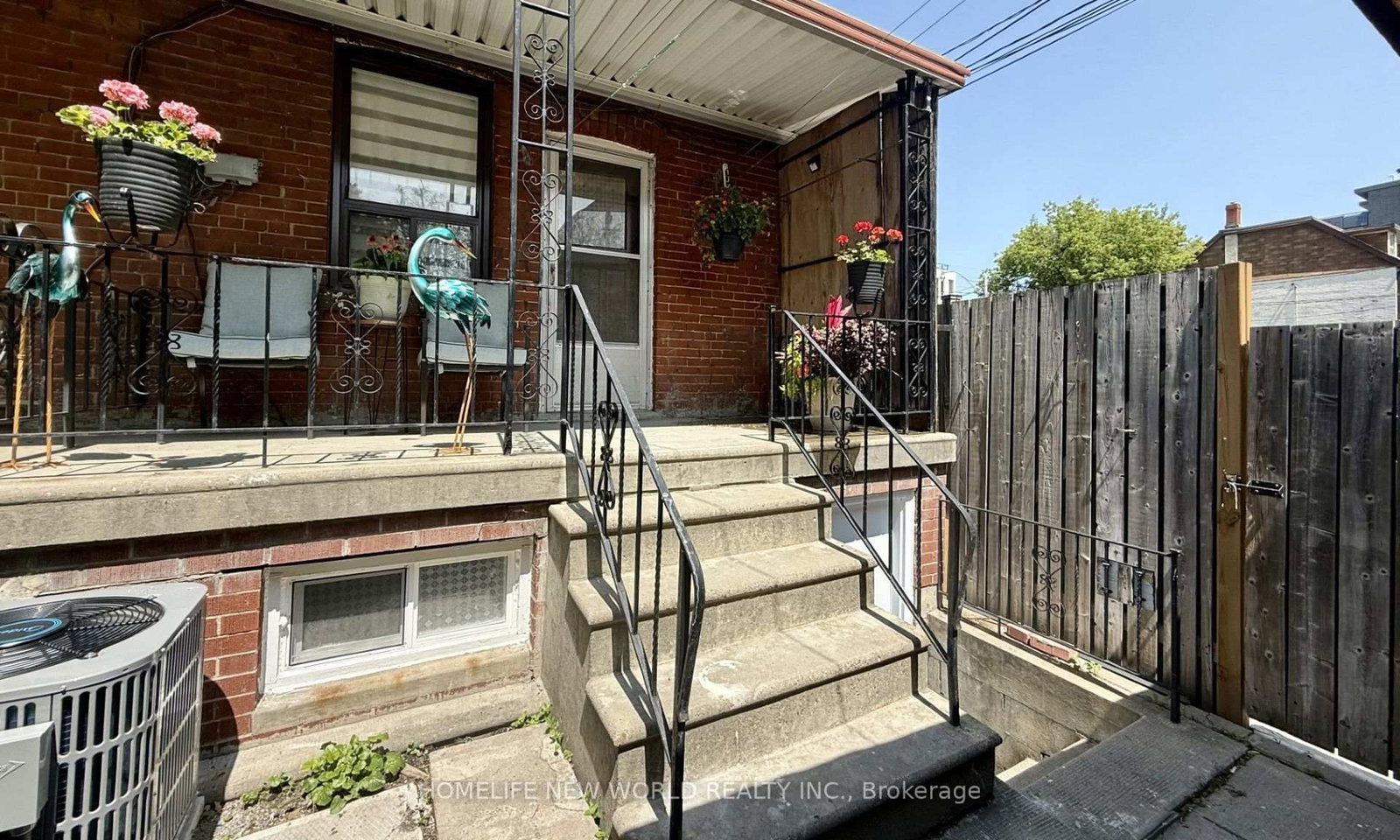 509 Dupont Street • Toronto, ON photo 28