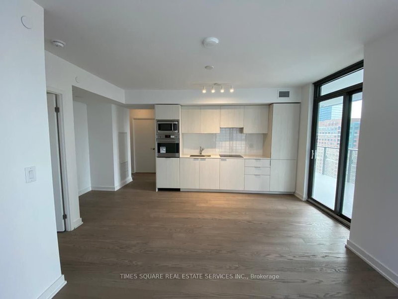 1008 - 11 Wellesley Street W