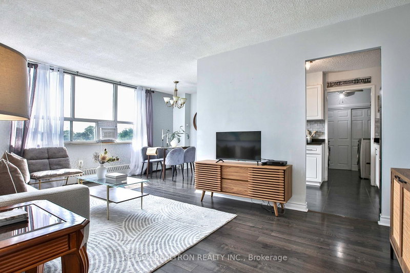 711 - 5 Parkway Forest Drive